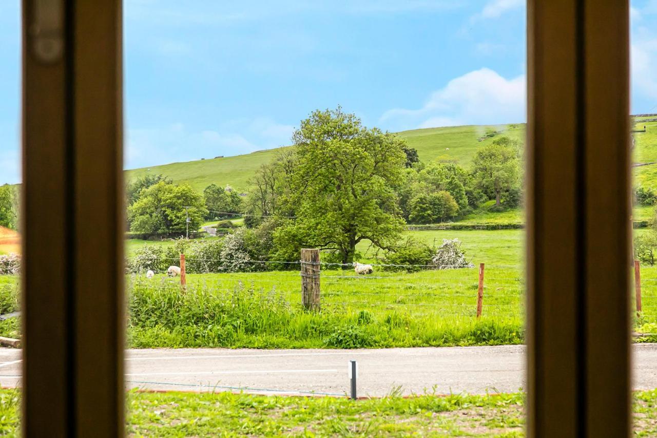 The Coach House At Dovedale Manor *